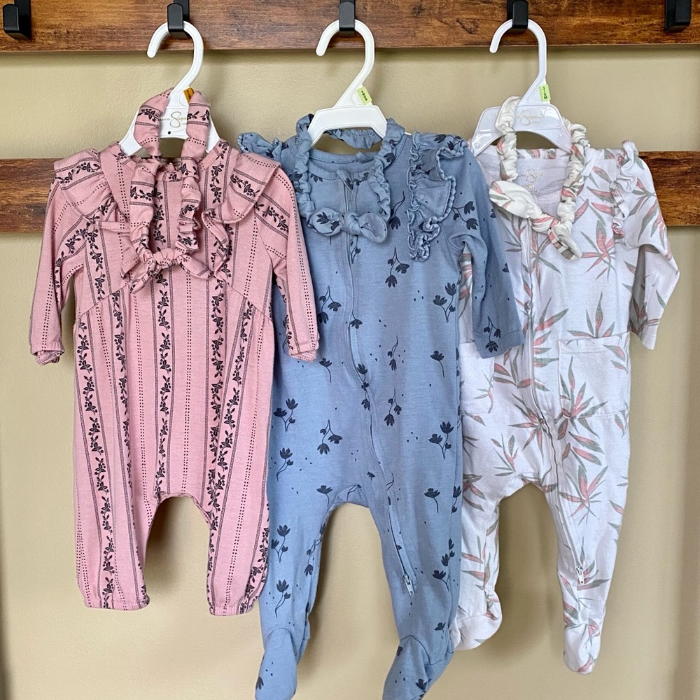Lot of 3 Jessica Simpson baby girl outfits sleepers